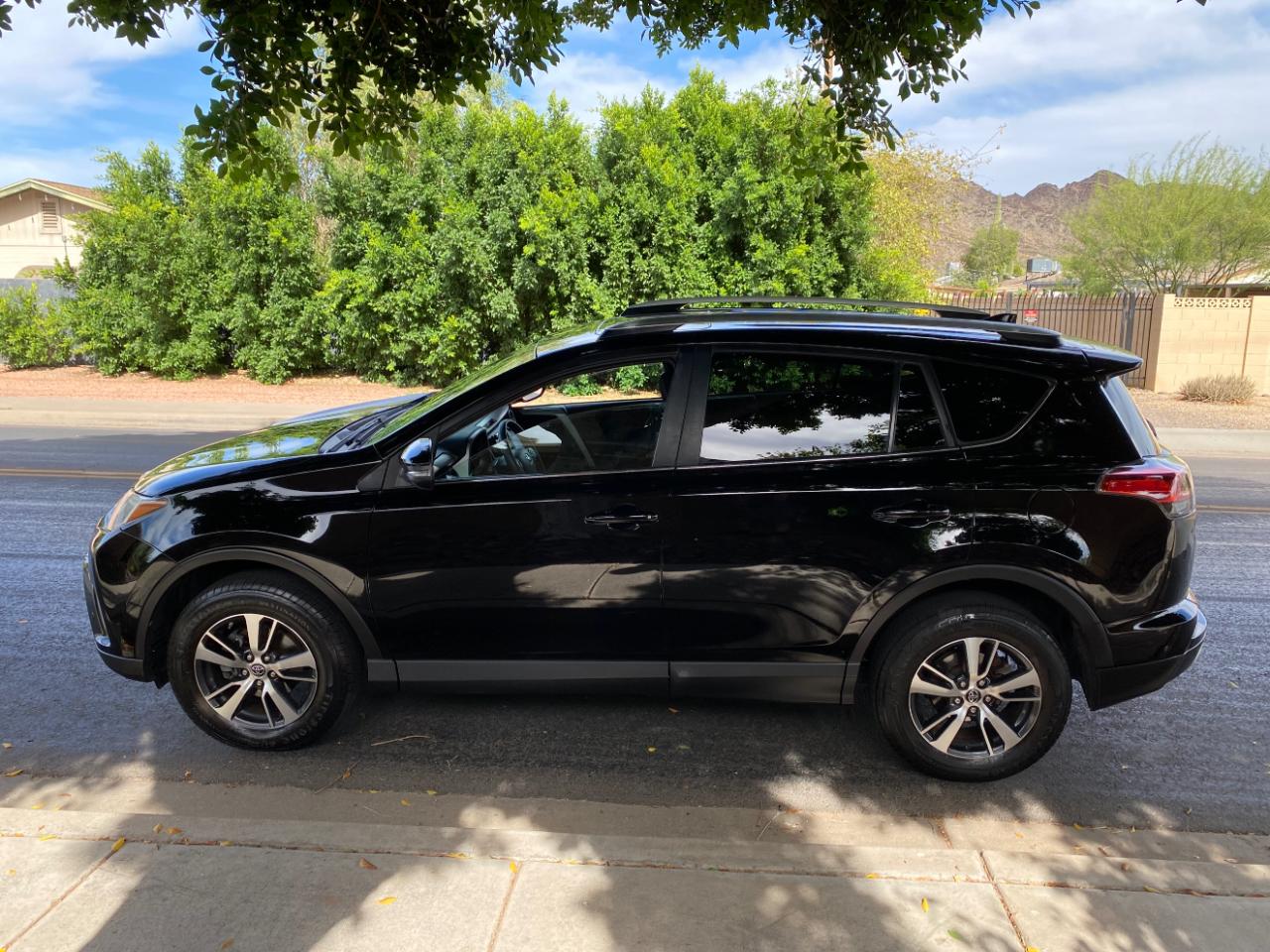 Toyota RAV4 AWD 4dr XLE (Natl) 2016