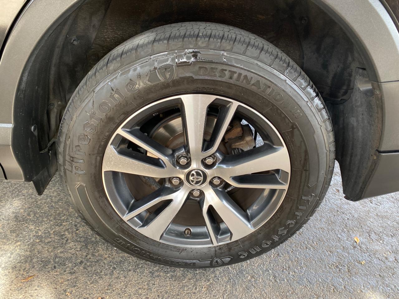 Toyota RAV4 AWD 4dr XLE (Natl) 2016