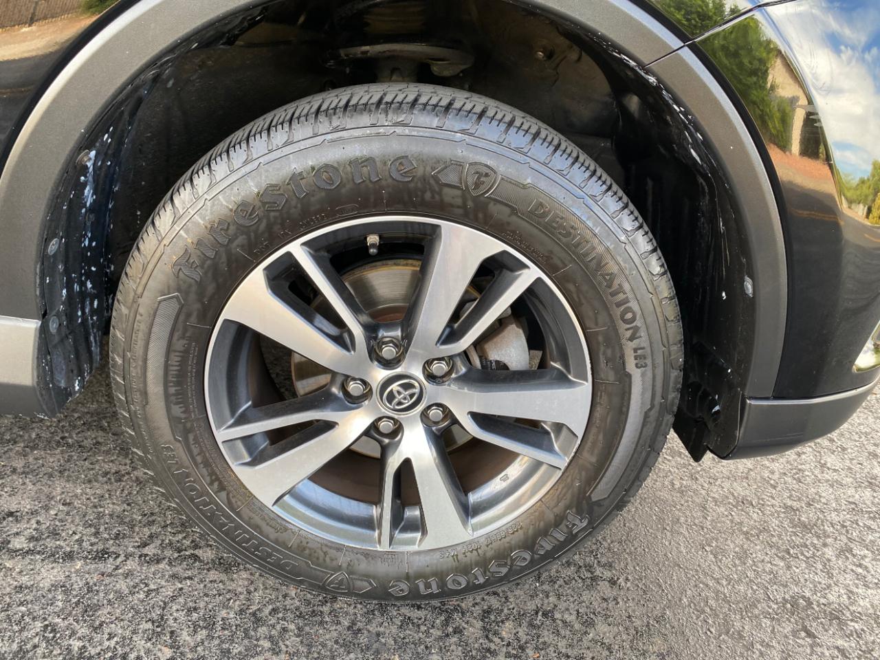 Toyota RAV4 AWD 4dr XLE (Natl) 2016