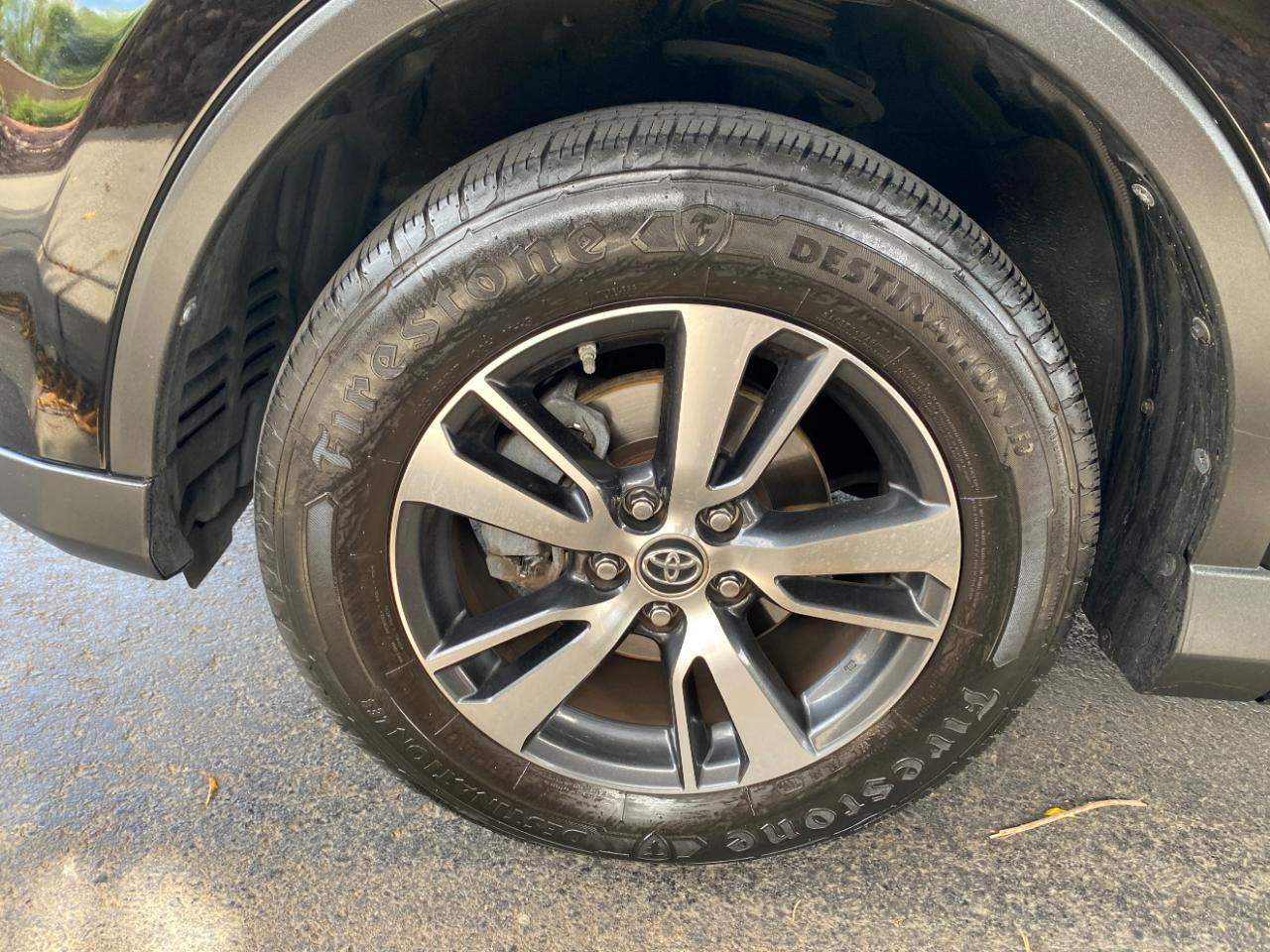 Toyota RAV4 AWD 4dr XLE (Natl) 2016