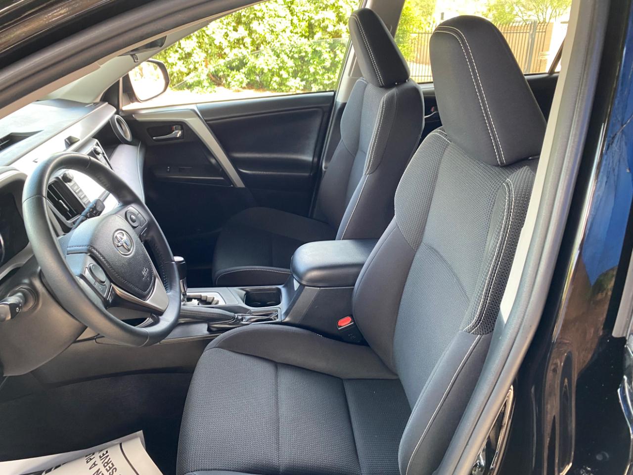 Toyota RAV4 AWD 4dr XLE (Natl) 2016