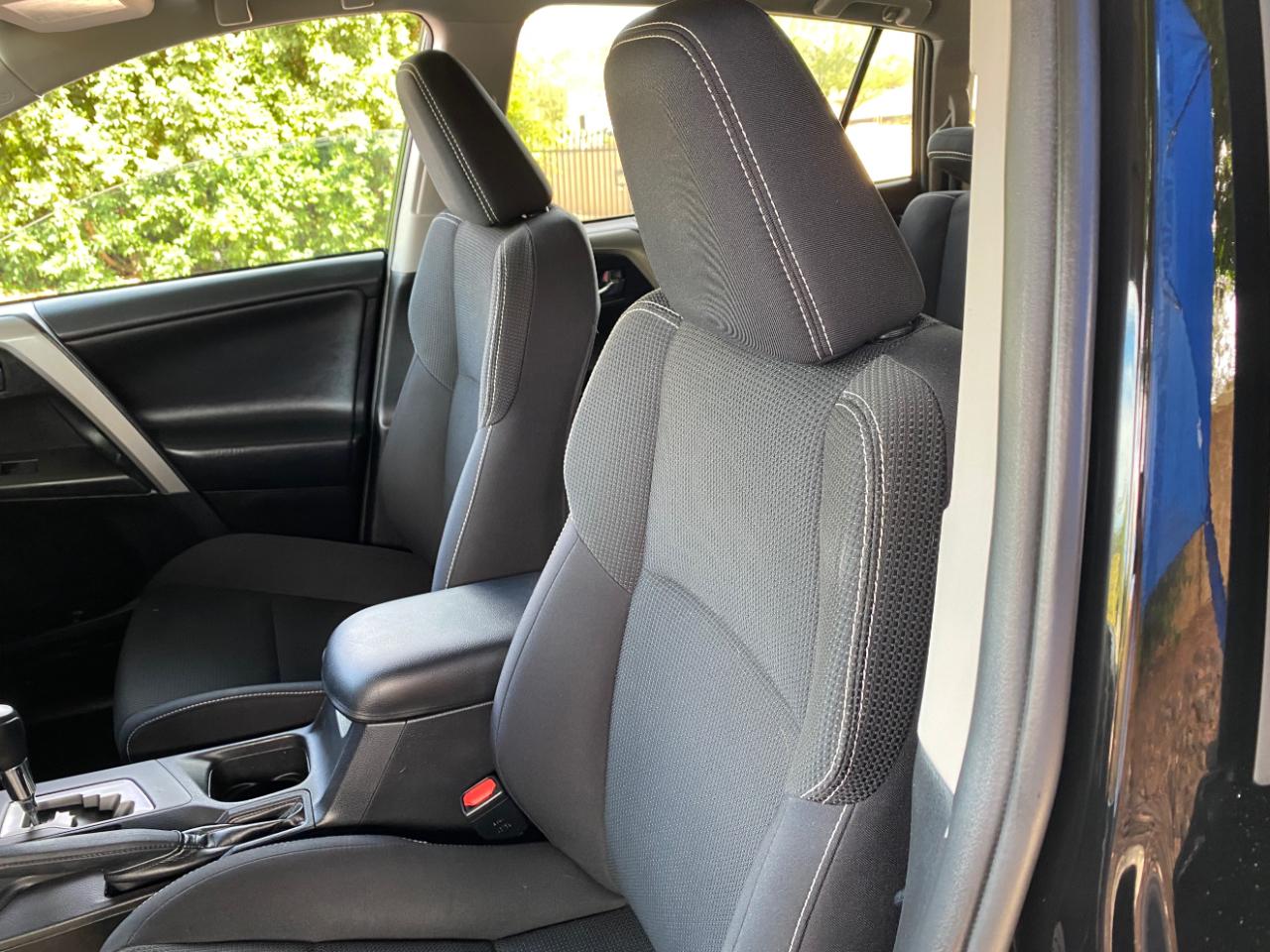 Toyota RAV4 AWD 4dr XLE (Natl) 2016