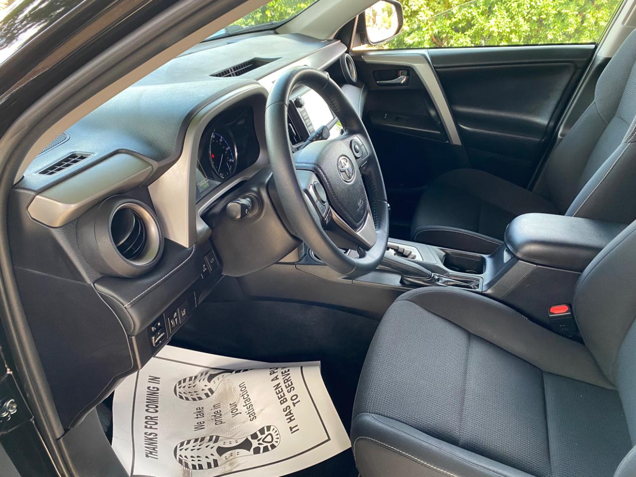 Toyota RAV4 AWD 4dr XLE (Natl) 2016