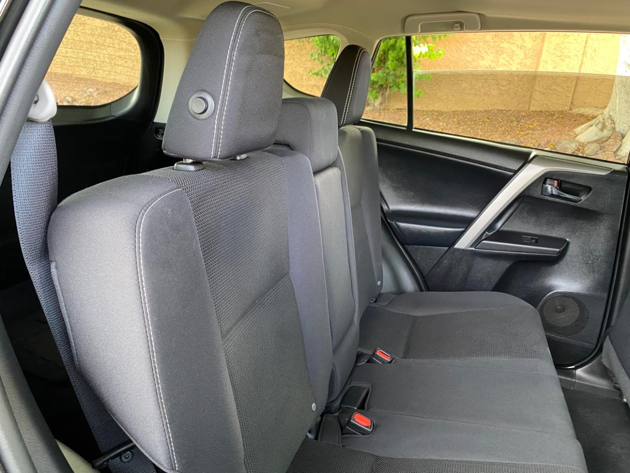 Toyota RAV4 AWD 4dr XLE (Natl) 2016