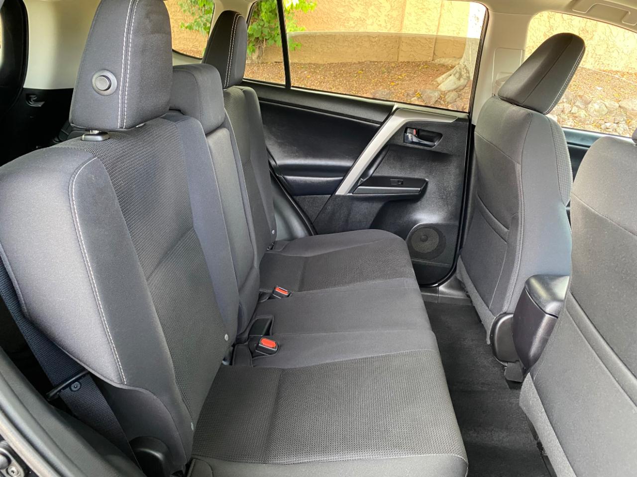 Toyota RAV4 AWD 4dr XLE (Natl) 2016