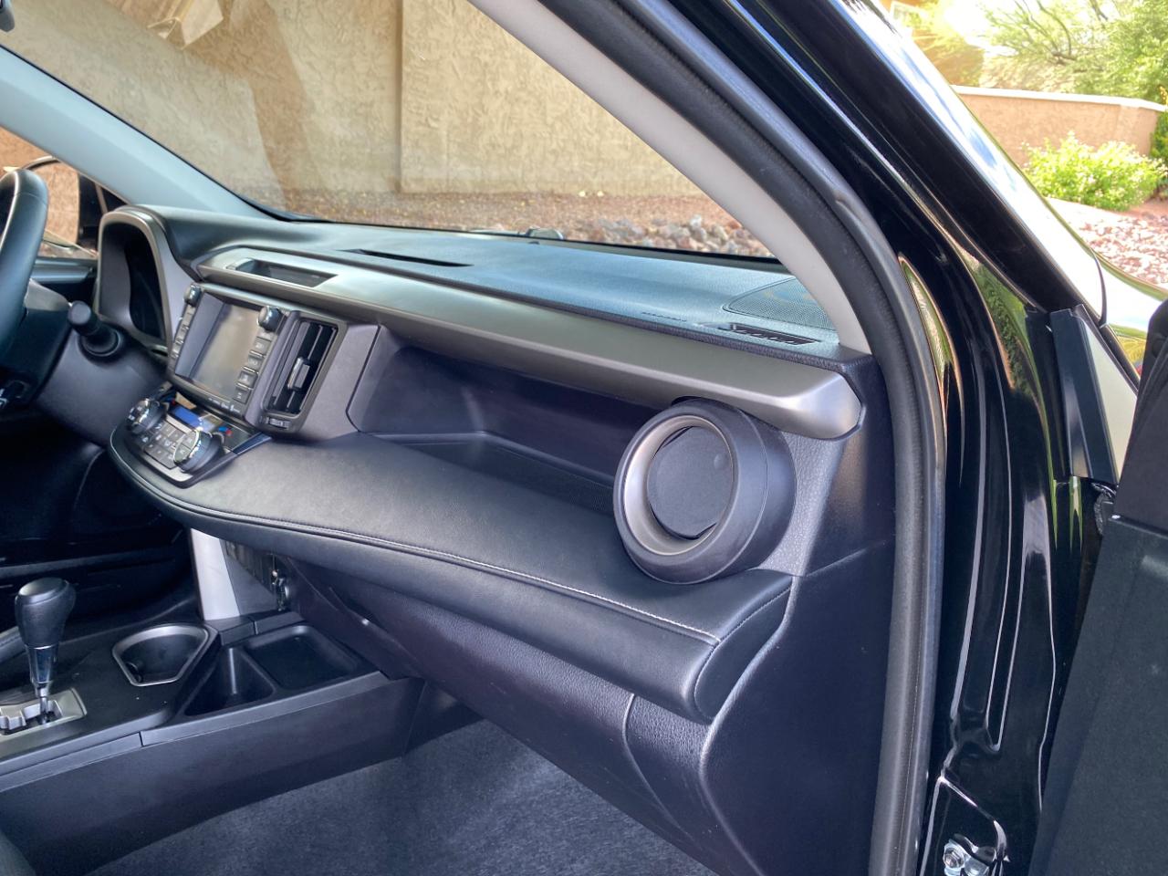 Toyota RAV4 AWD 4dr XLE (Natl) 2016