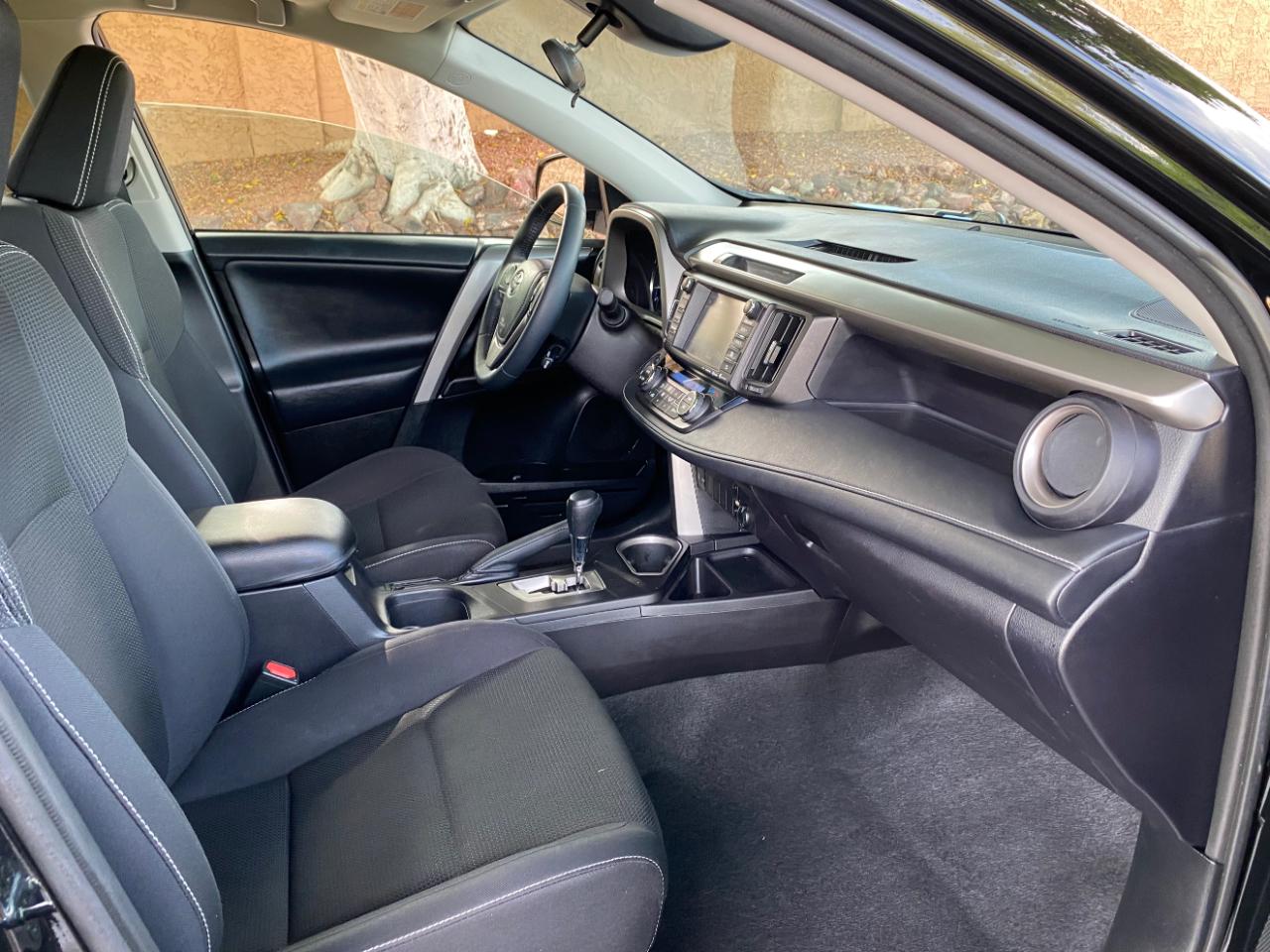 Toyota RAV4 AWD 4dr XLE (Natl) 2016