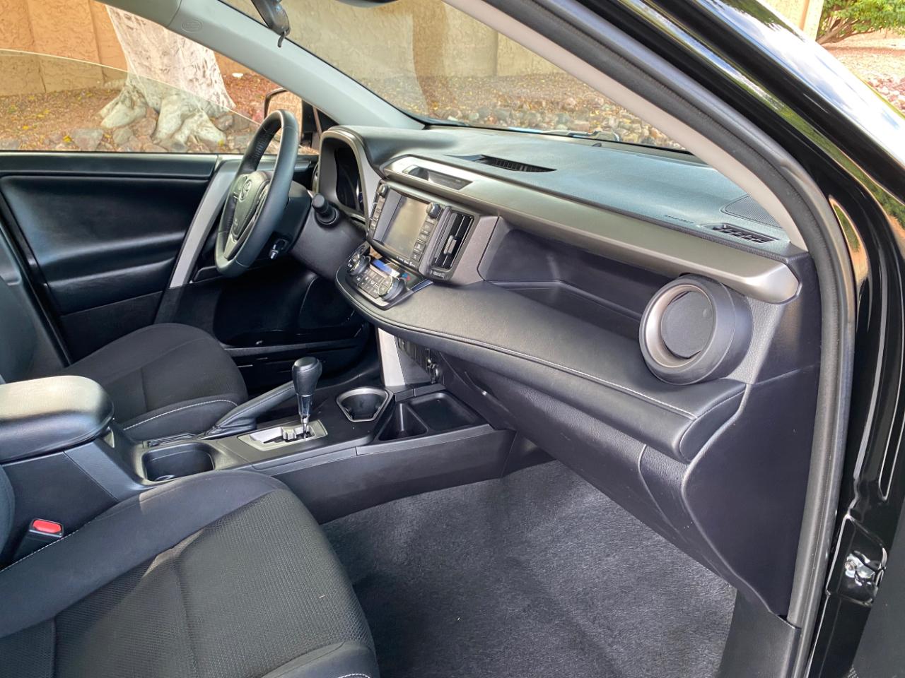 Toyota RAV4 AWD 4dr XLE (Natl) 2016