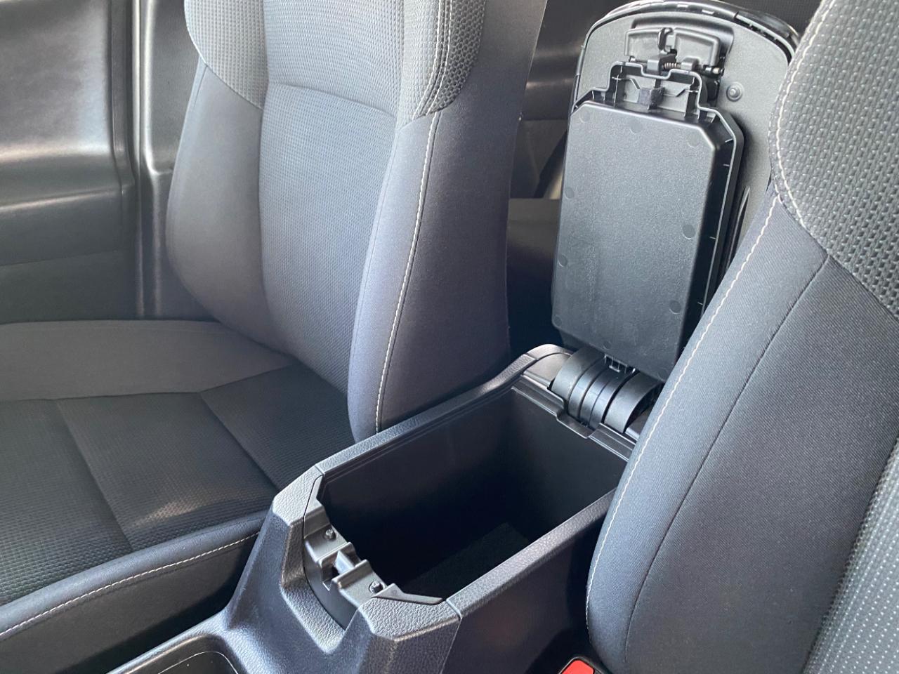 Toyota RAV4 AWD 4dr XLE (Natl) 2016