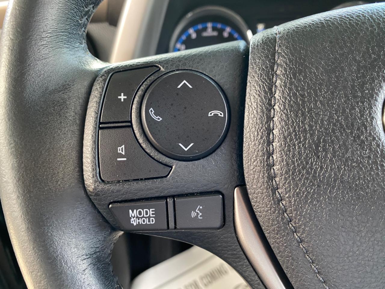 Toyota RAV4 AWD 4dr XLE (Natl) 2016