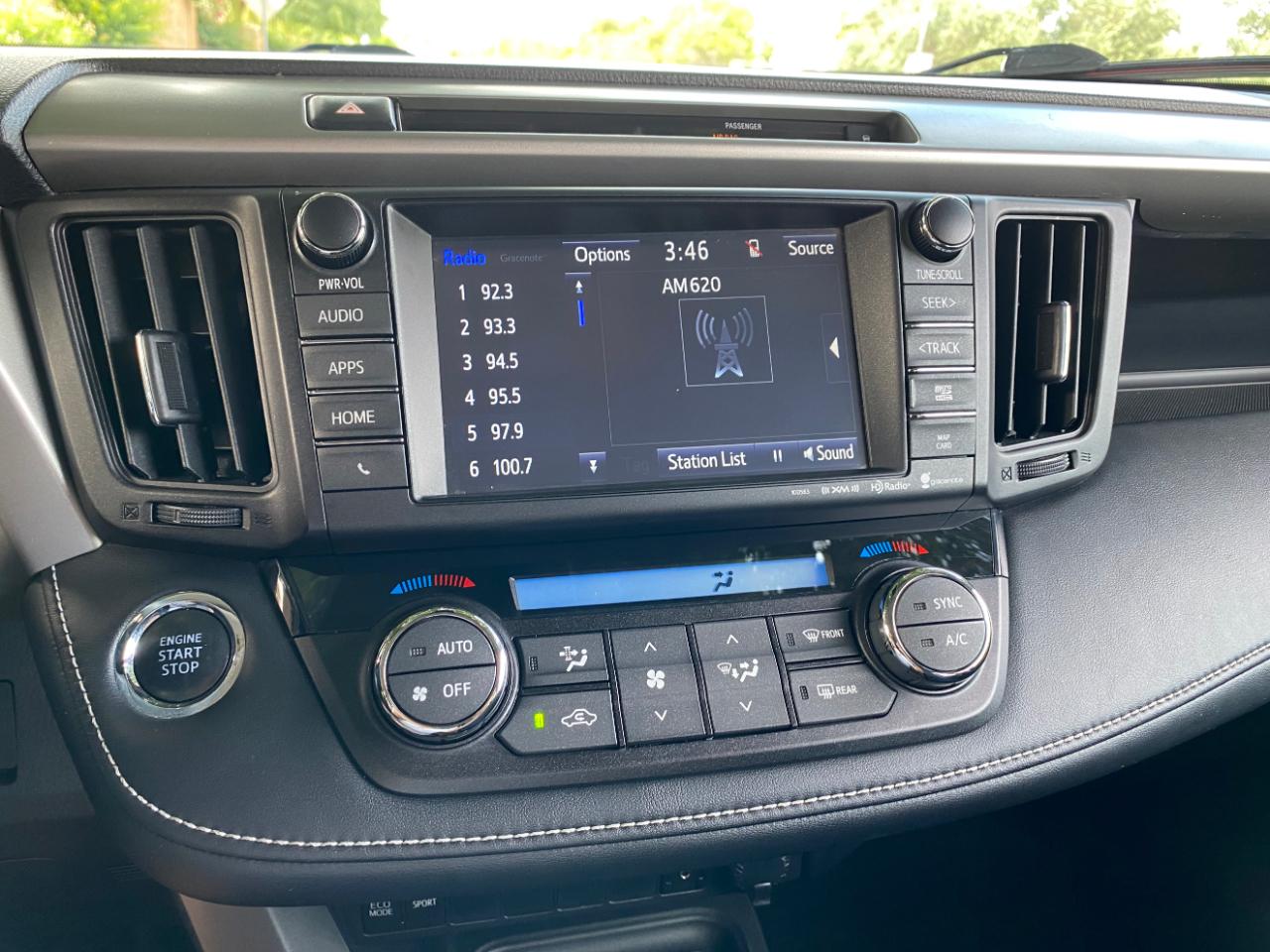 Toyota RAV4 AWD 4dr XLE (Natl) 2016