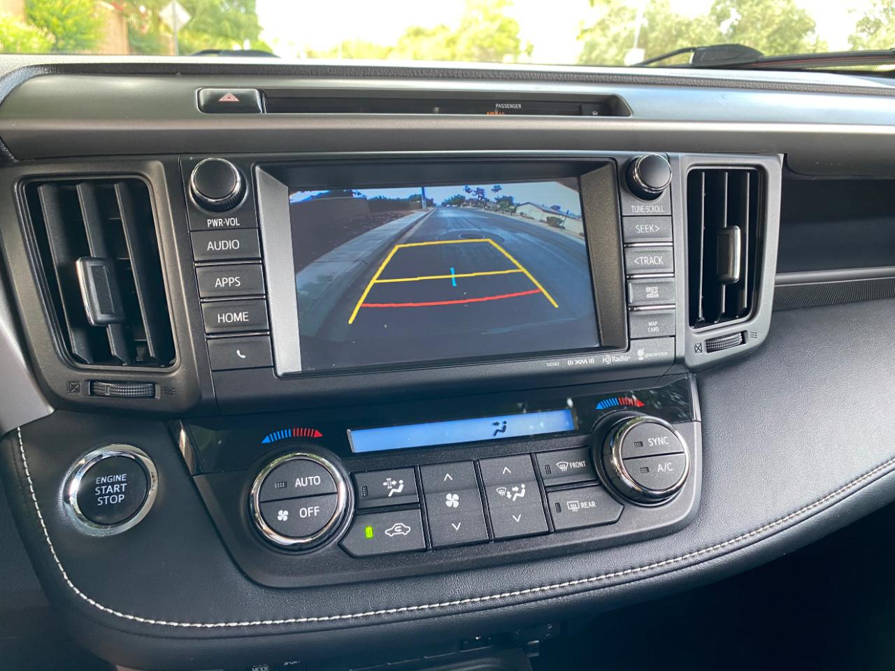 Toyota RAV4 AWD 4dr XLE (Natl) 2016