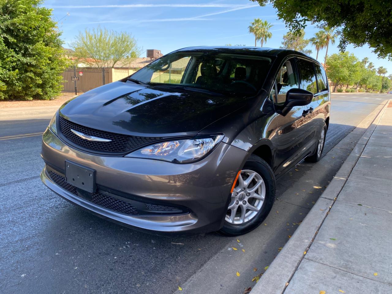 Chrysler Voyager LX FWD 2023