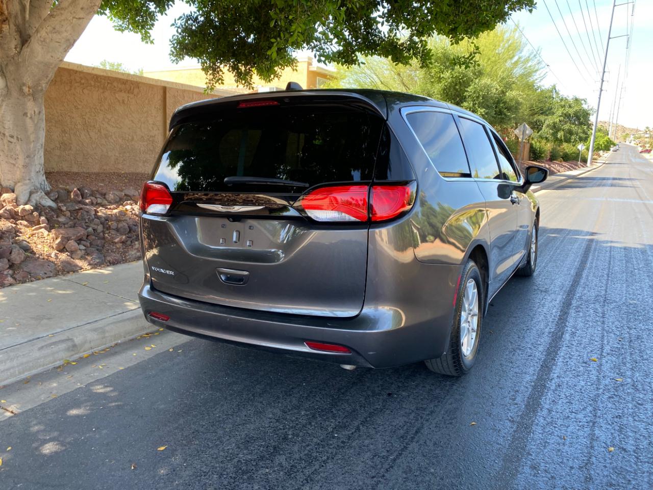 Chrysler Voyager LX FWD 2023