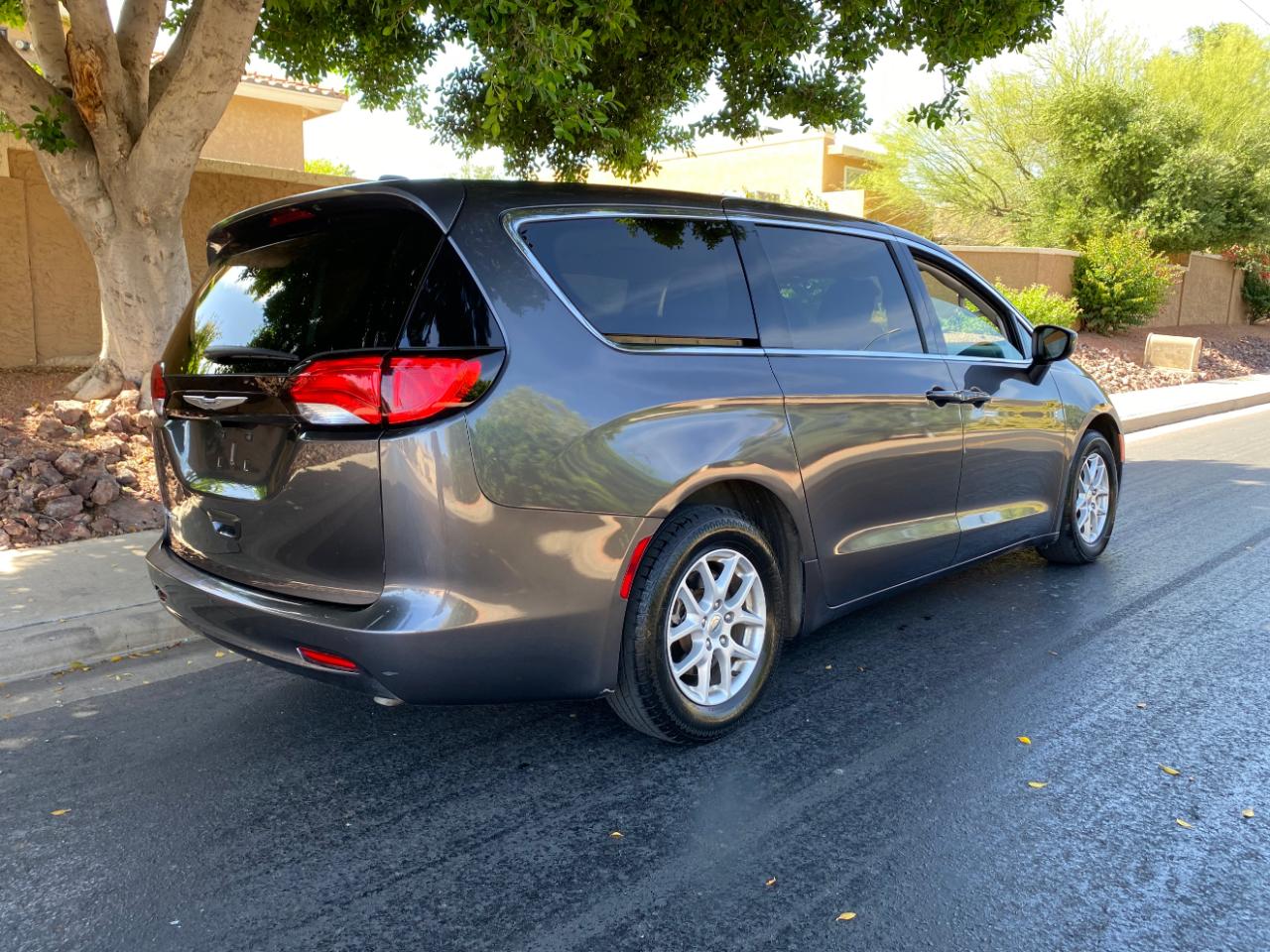 Chrysler Voyager LX FWD 2023