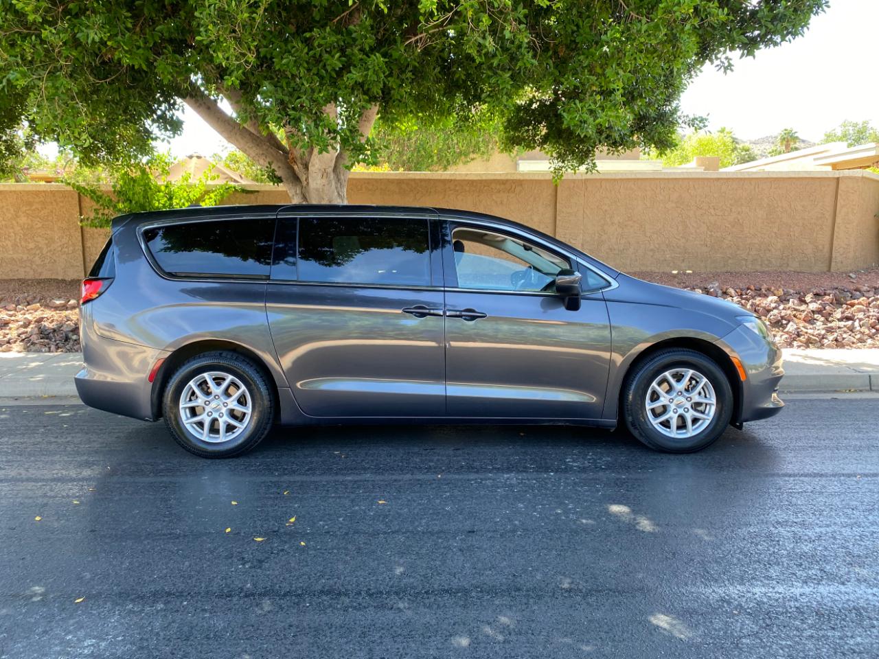 Chrysler Voyager LX FWD 2023