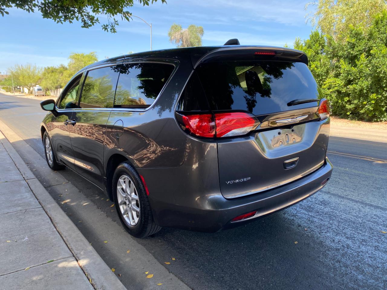 Chrysler Voyager LX FWD 2023