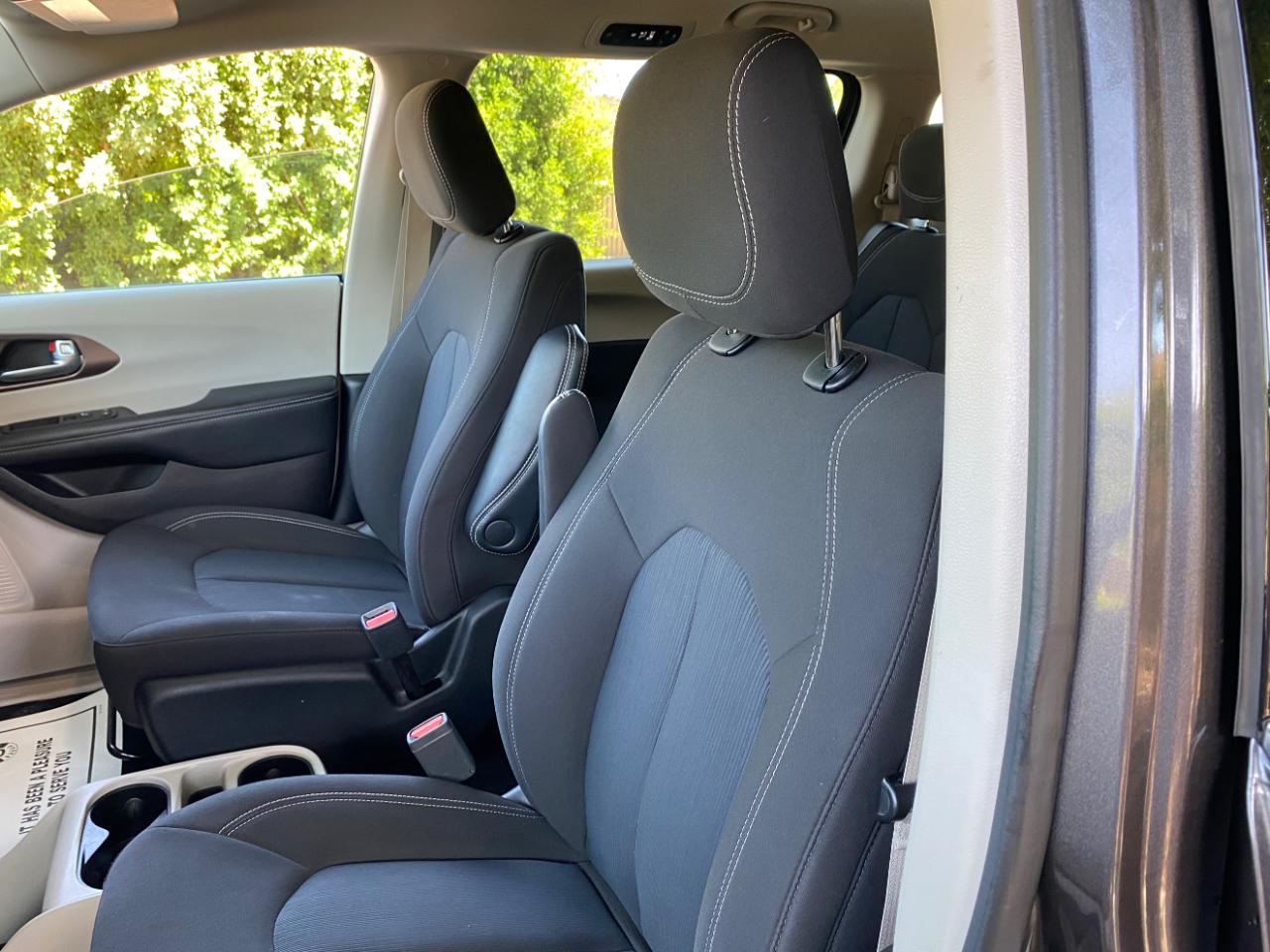 Chrysler Voyager LX FWD 2023