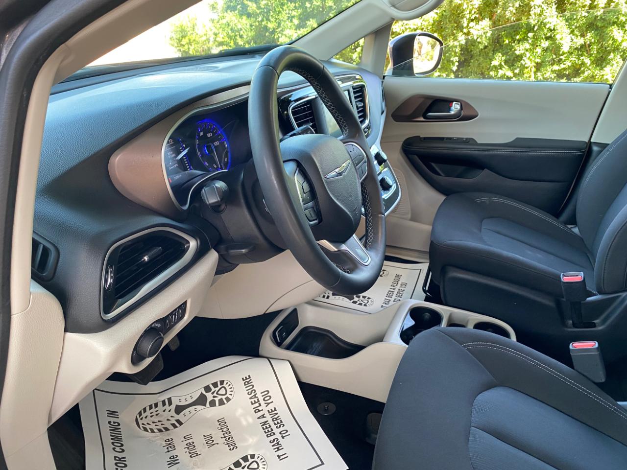 Chrysler Voyager LX FWD 2023