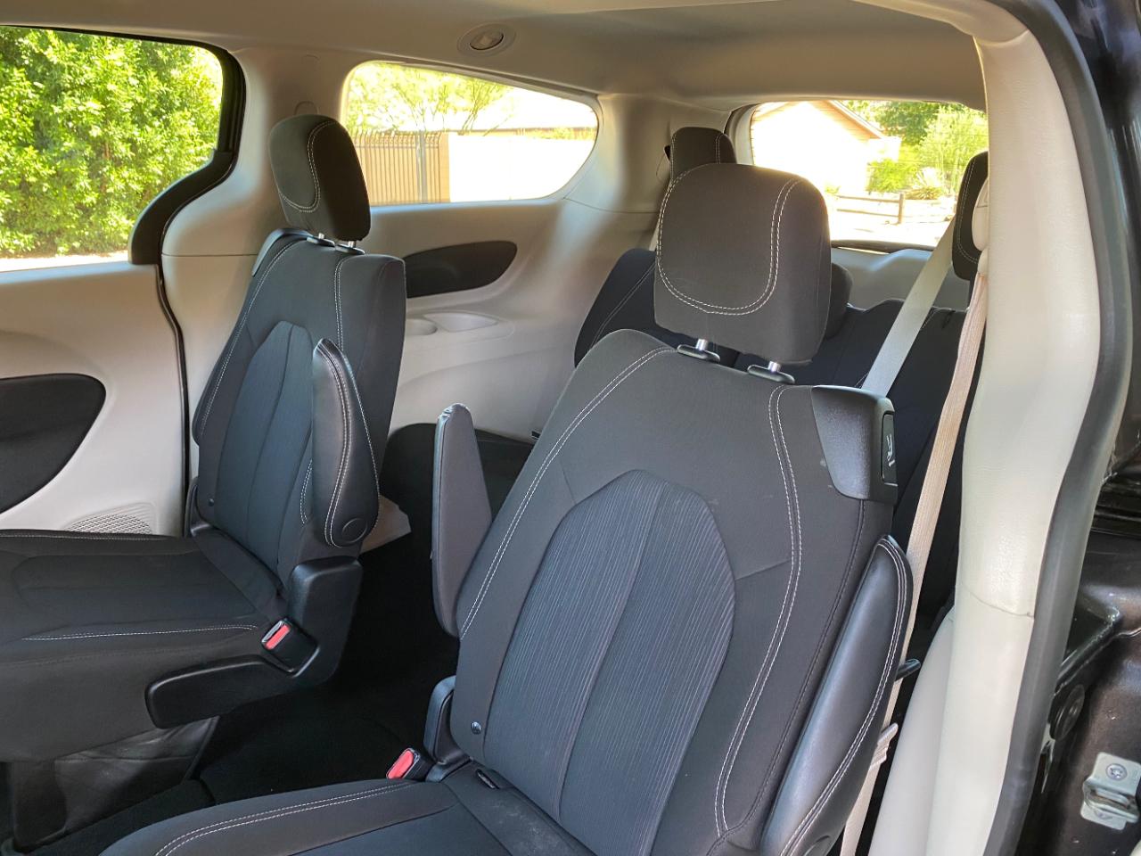 Chrysler Voyager LX FWD 2023