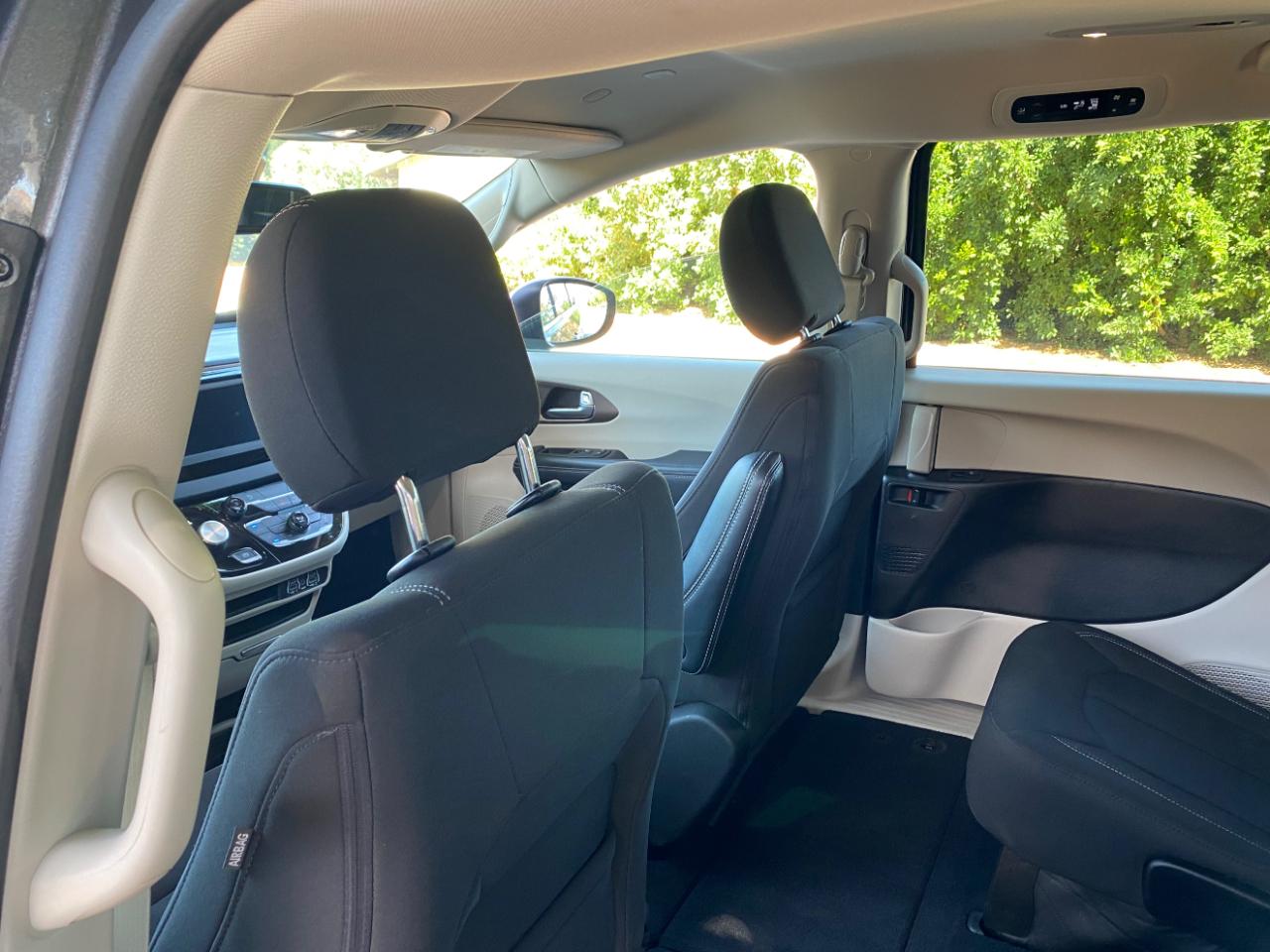 Chrysler Voyager LX FWD 2023