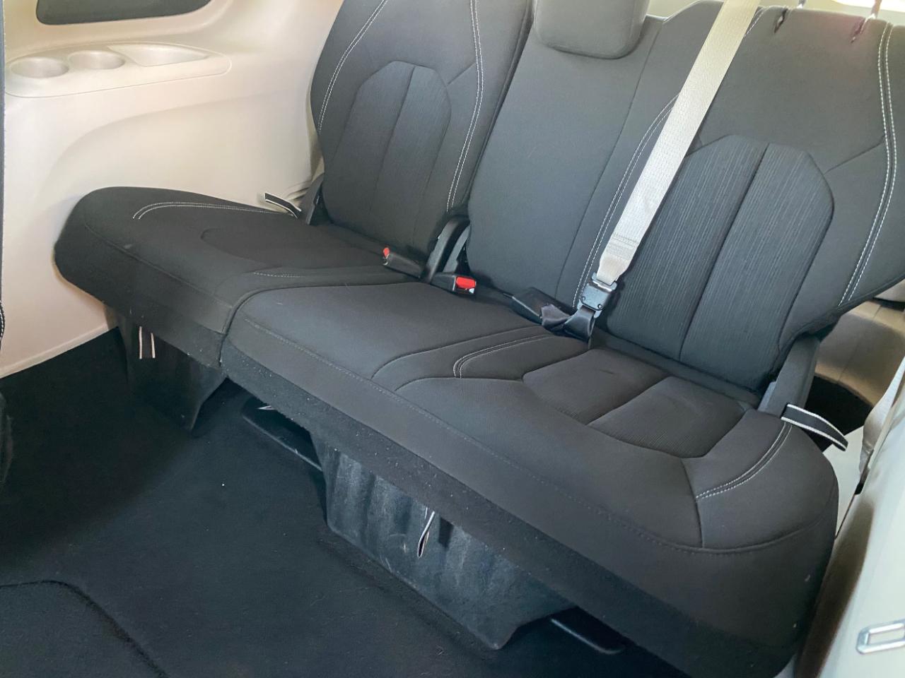 Chrysler Voyager LX FWD 2023