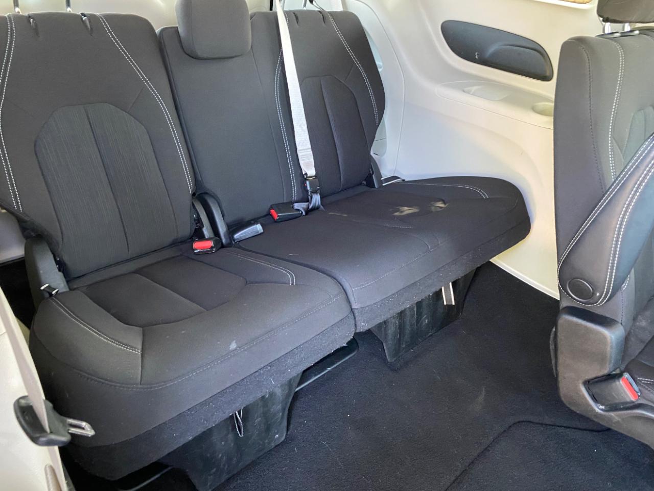 Chrysler Voyager LX FWD 2023