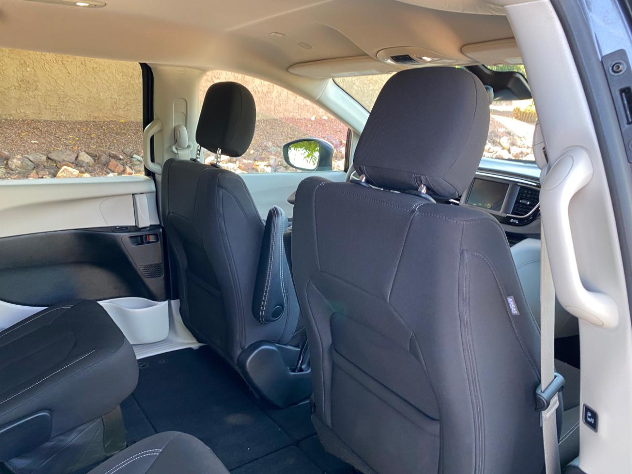 Chrysler Voyager LX FWD 2023