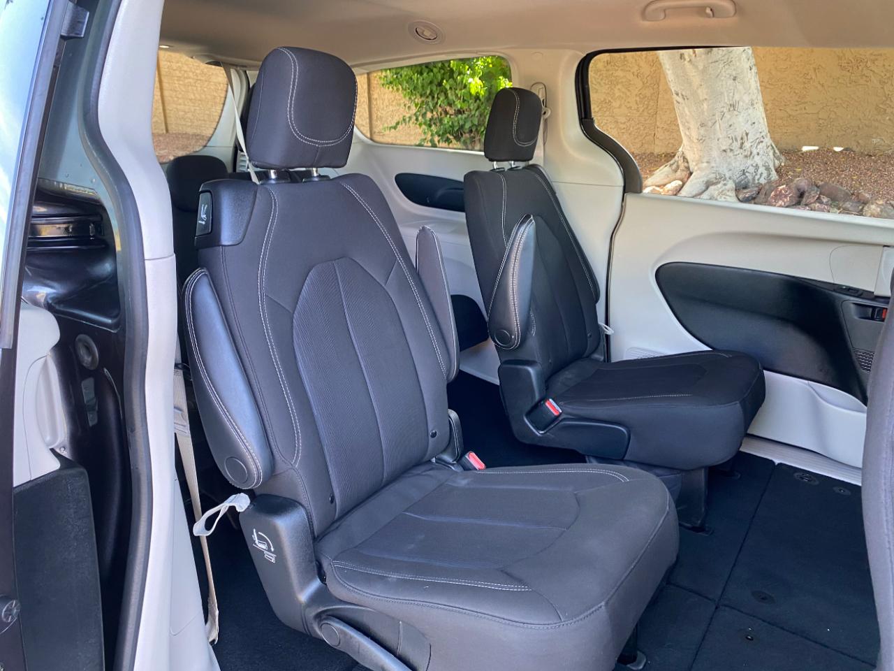 Chrysler Voyager LX FWD 2023