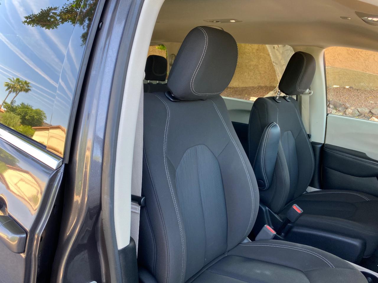 Chrysler Voyager LX FWD 2023