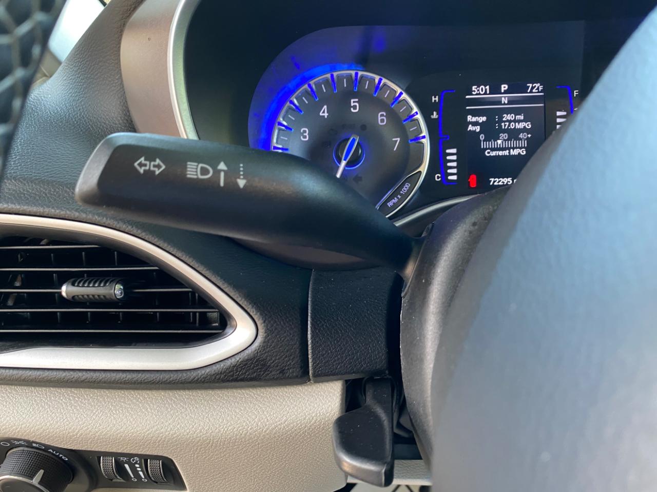 Chrysler Voyager LX FWD 2023