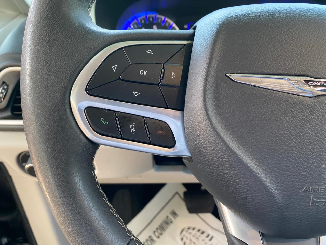 Chrysler Voyager LX FWD 2023