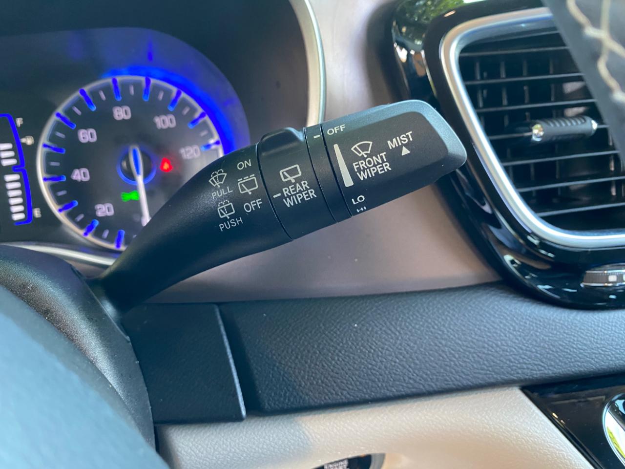 Chrysler Voyager LX FWD 2023