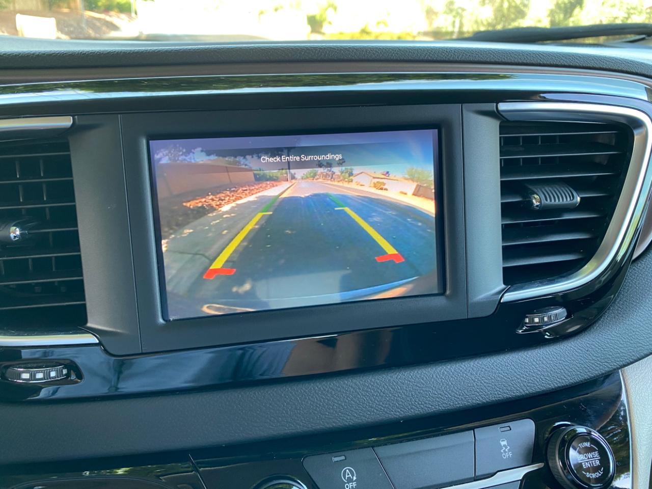 Chrysler Voyager LX FWD 2023