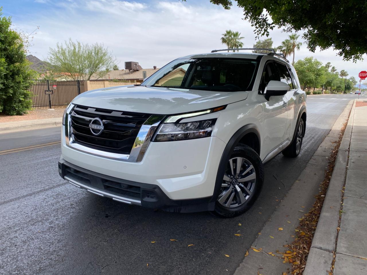 Nissan Pathfinder SL 2WD 2024