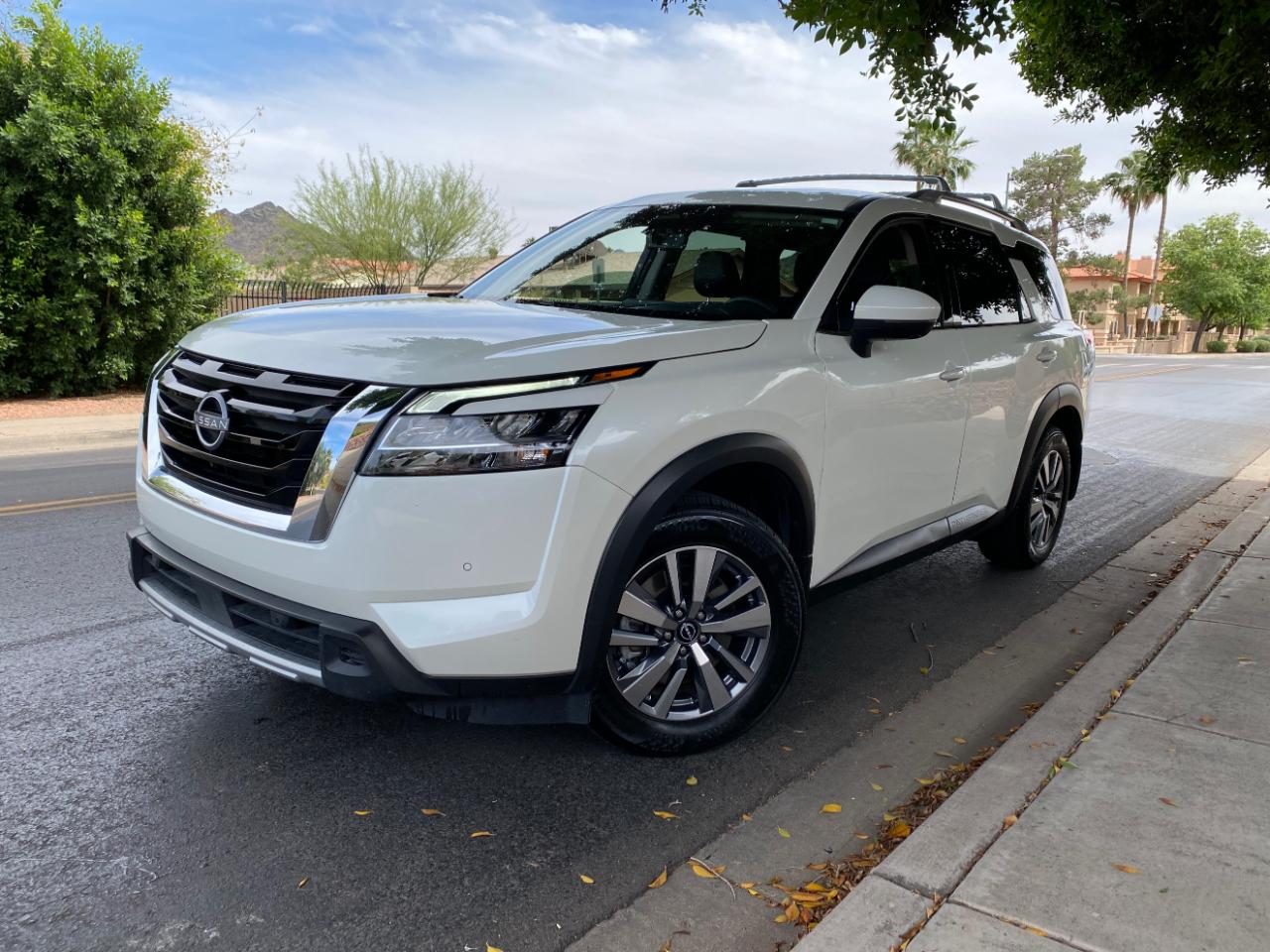 Nissan Pathfinder SL 2WD 2024