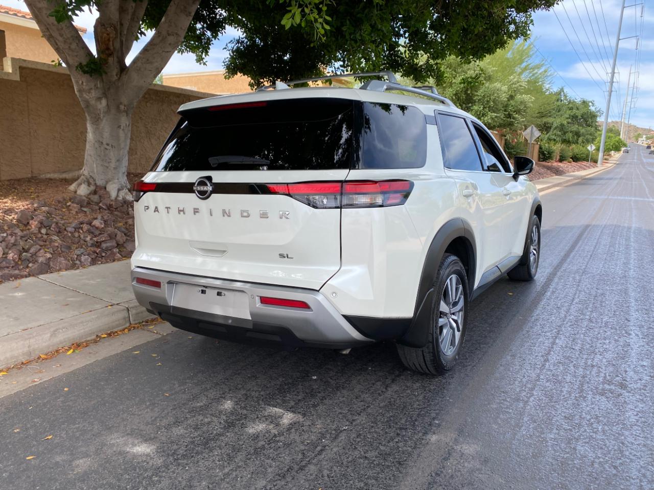 Nissan Pathfinder SL 2WD 2024