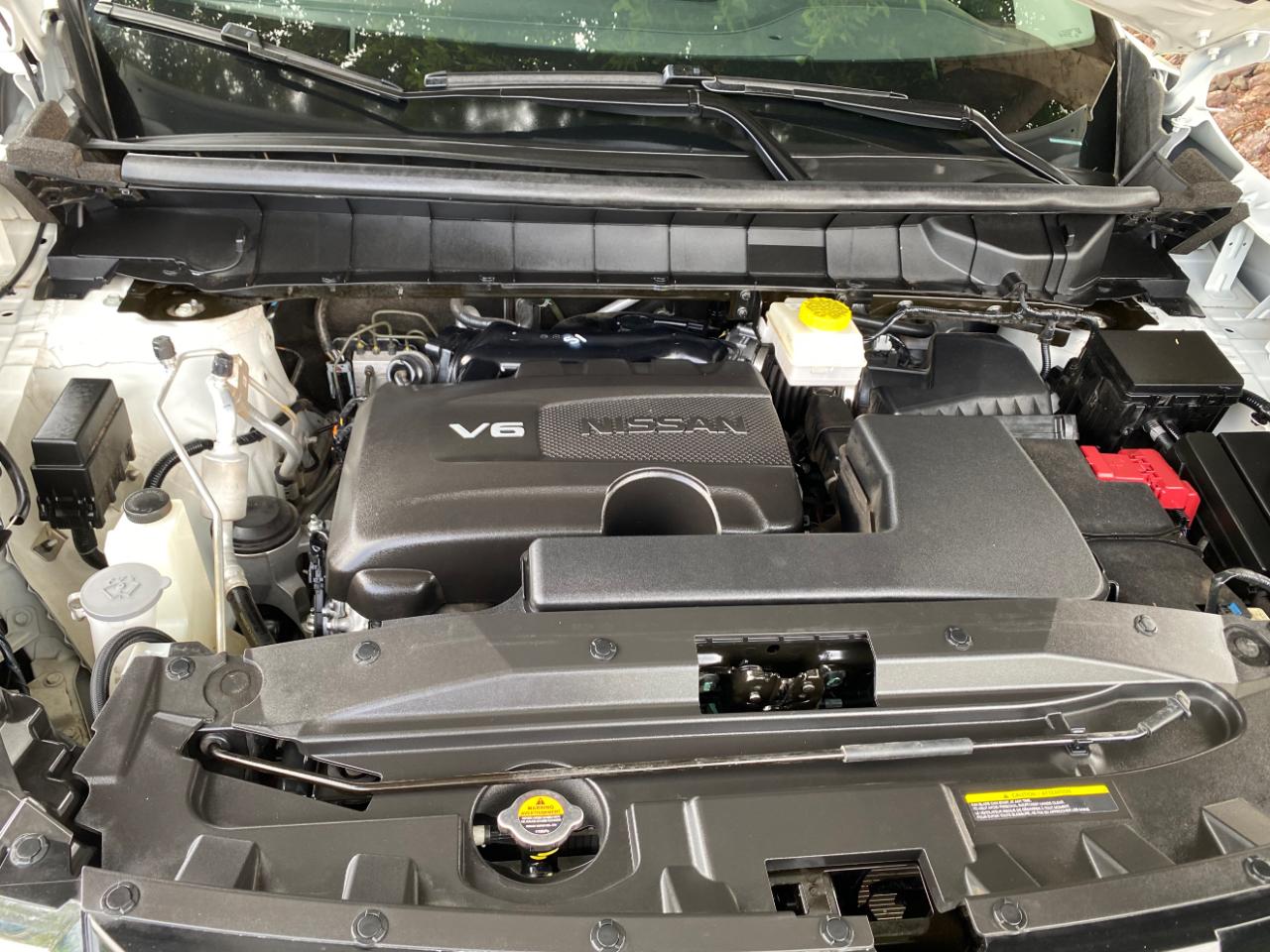 Nissan Pathfinder SL 2WD 2024