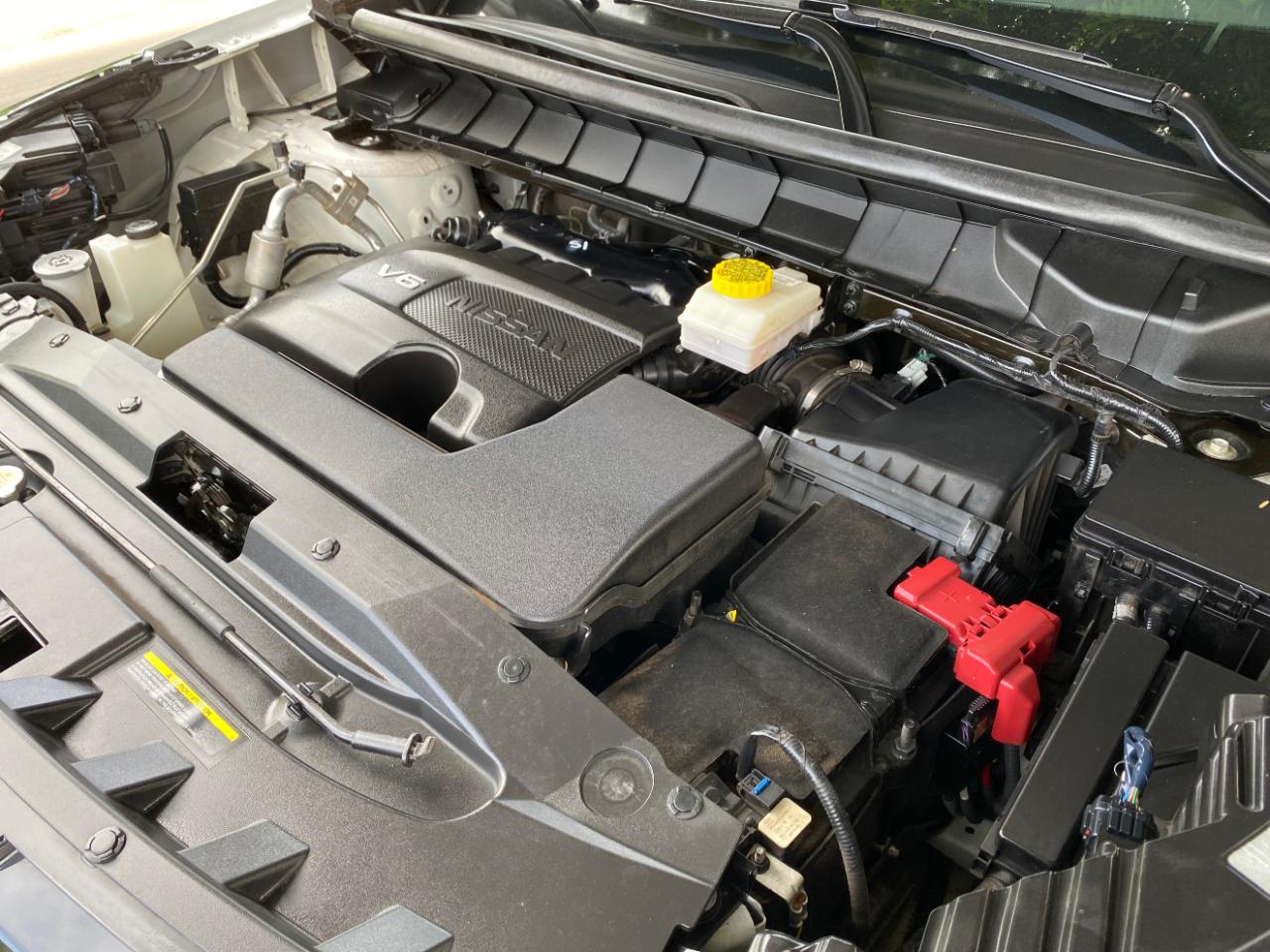 Nissan Pathfinder SL 2WD 2024