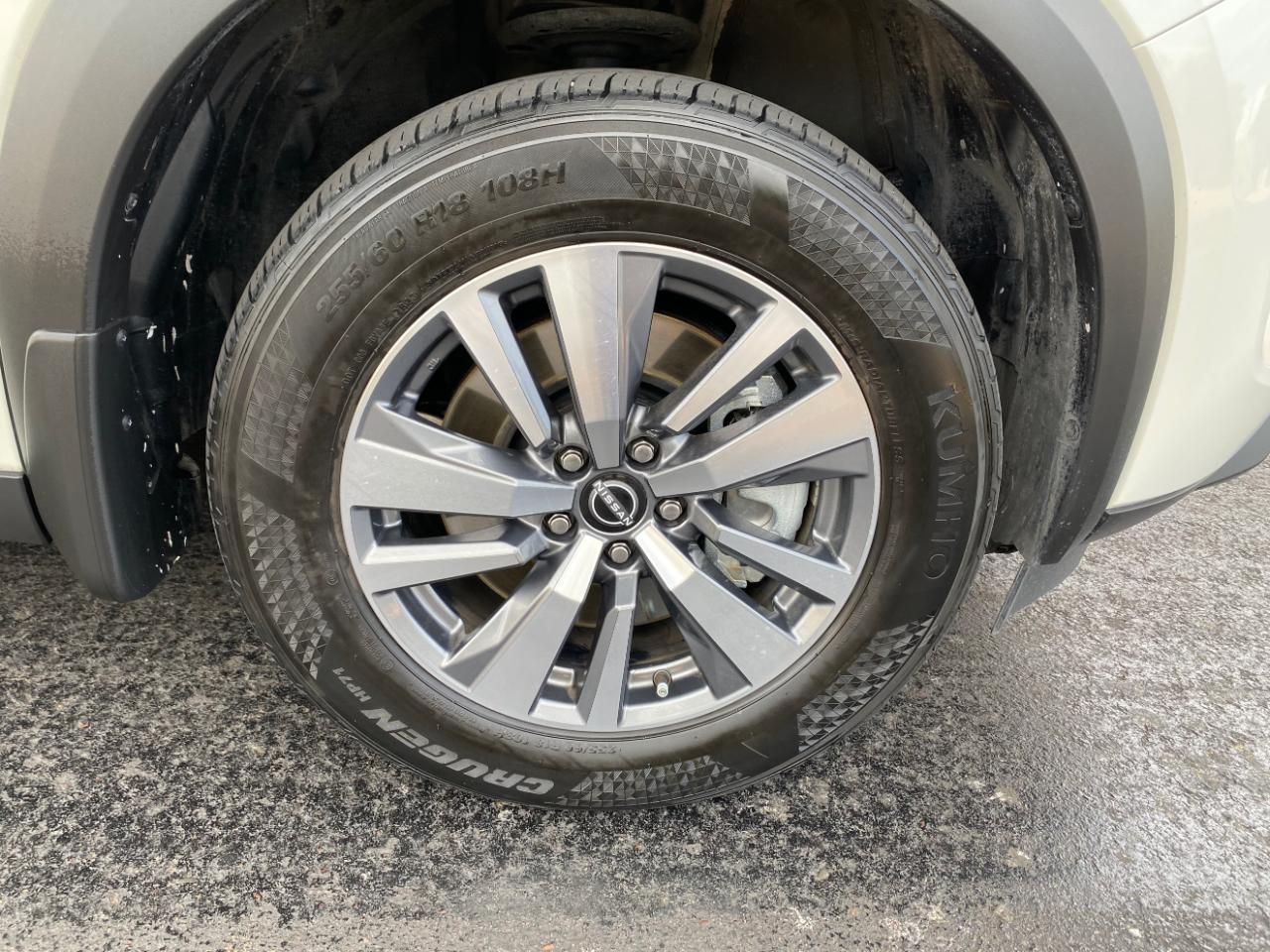 Nissan Pathfinder SL 2WD 2024