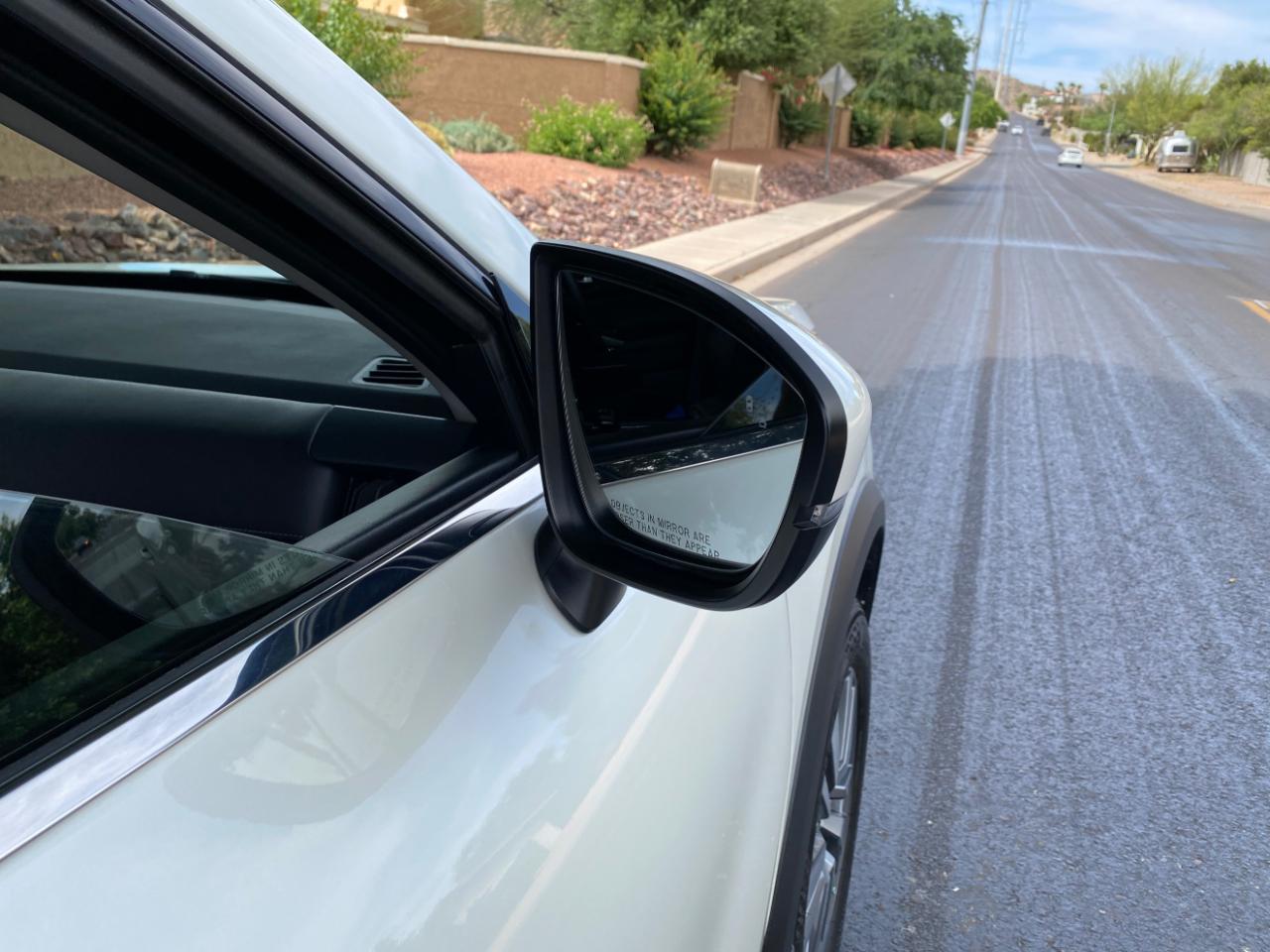 Nissan Pathfinder SL 2WD 2024