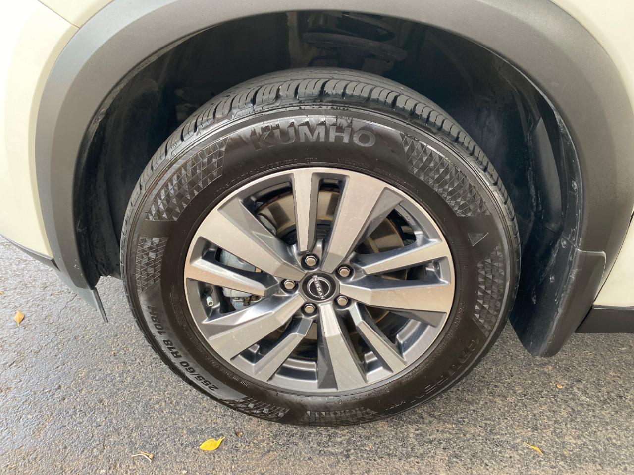 Nissan Pathfinder SL 2WD 2024