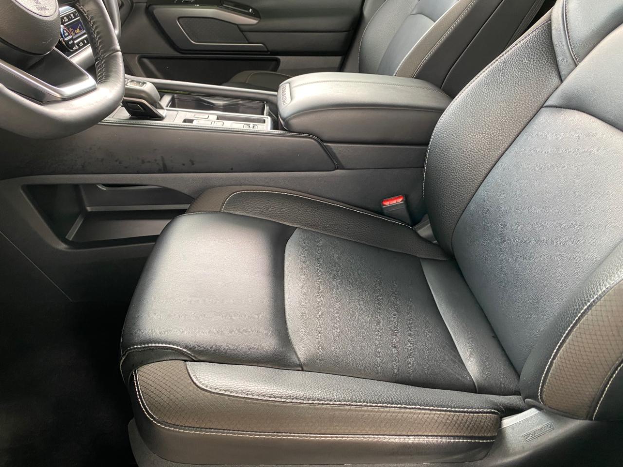 Nissan Pathfinder SL 2WD 2024