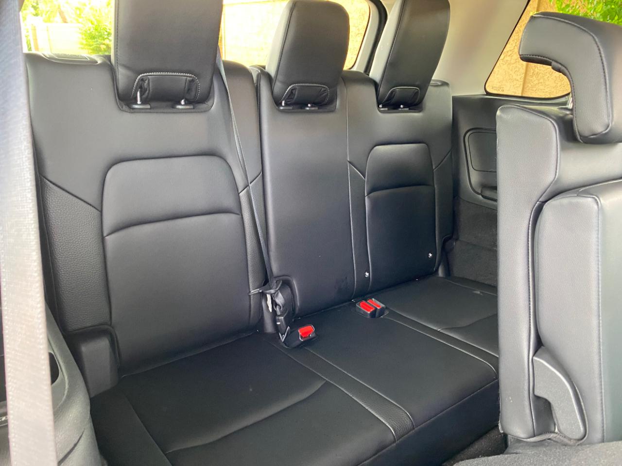 Nissan Pathfinder SL 2WD 2024