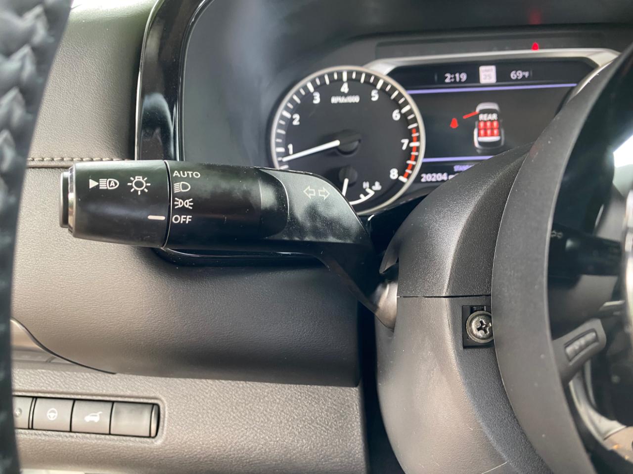 Nissan Pathfinder SL 2WD 2024