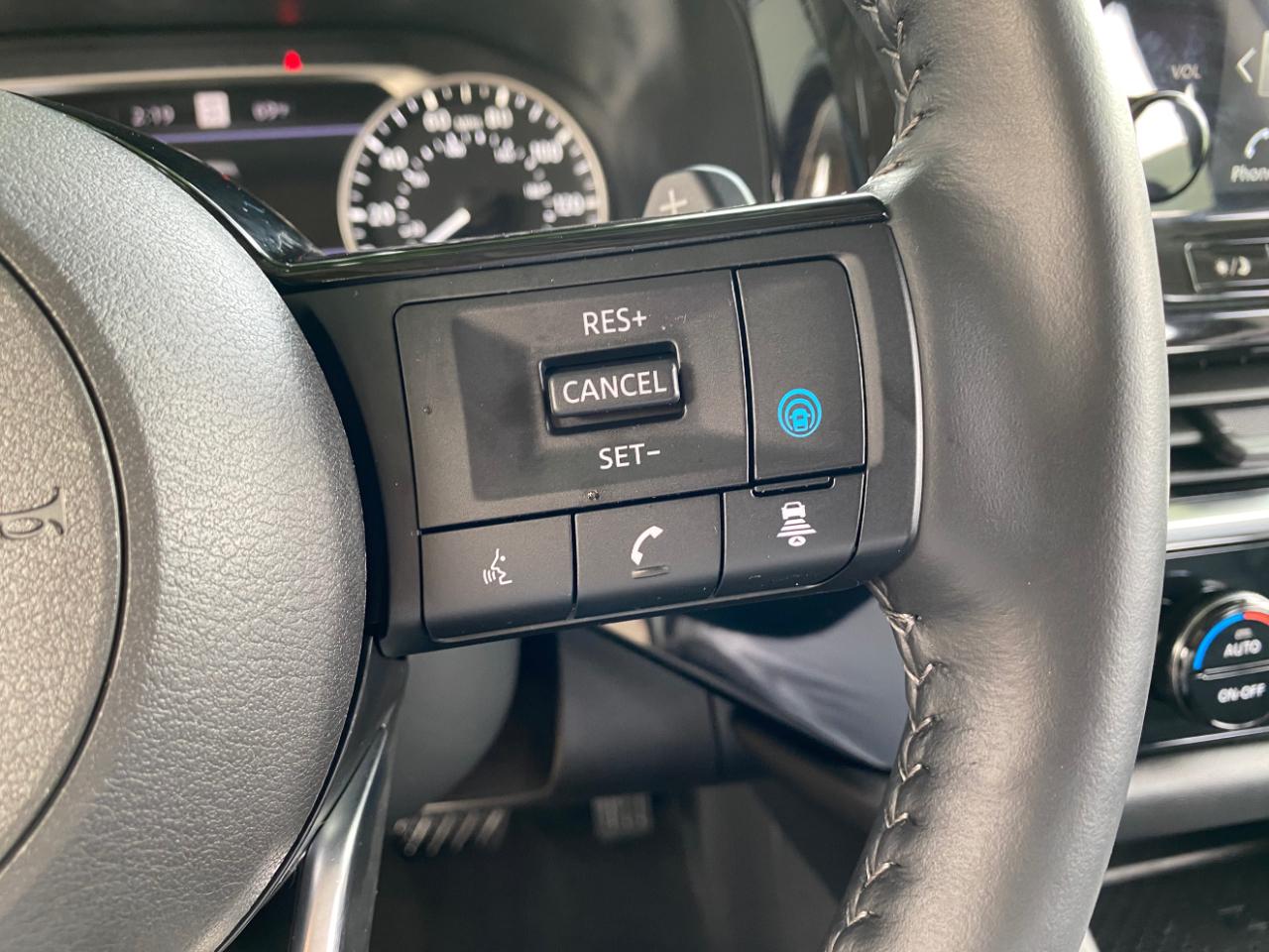 Nissan Pathfinder SL 2WD 2024