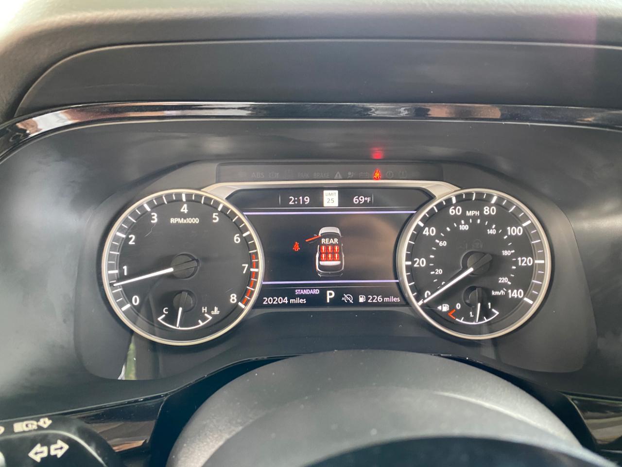 Nissan Pathfinder SL 2WD 2024