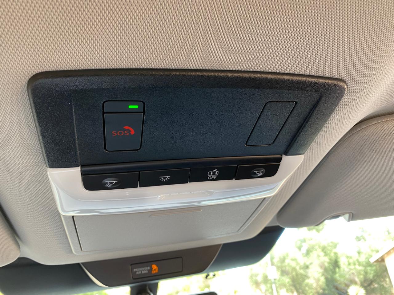 Nissan Pathfinder SL 2WD 2024