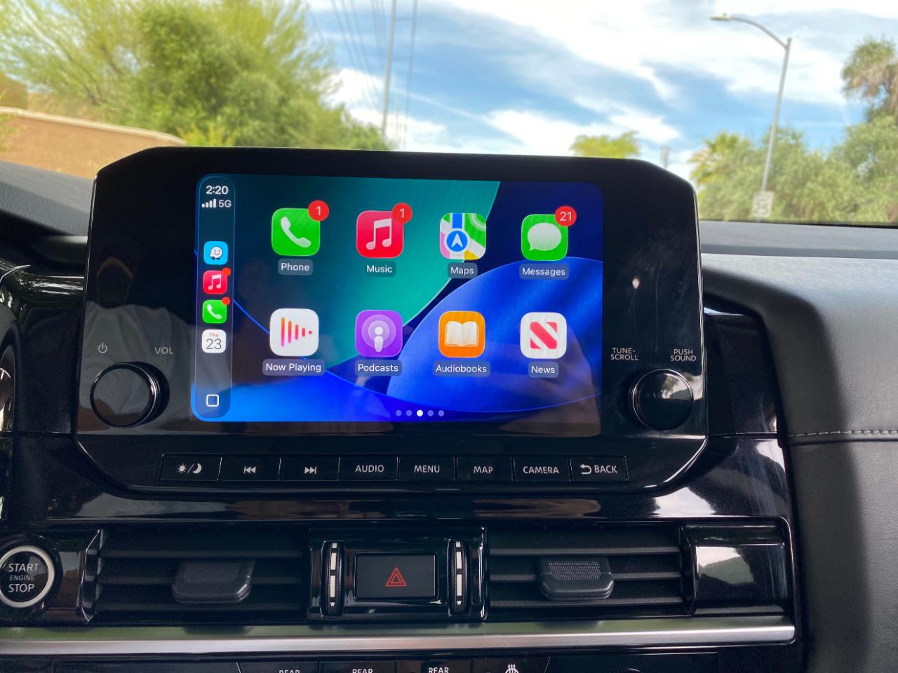 Nissan Pathfinder SL 2WD 2024