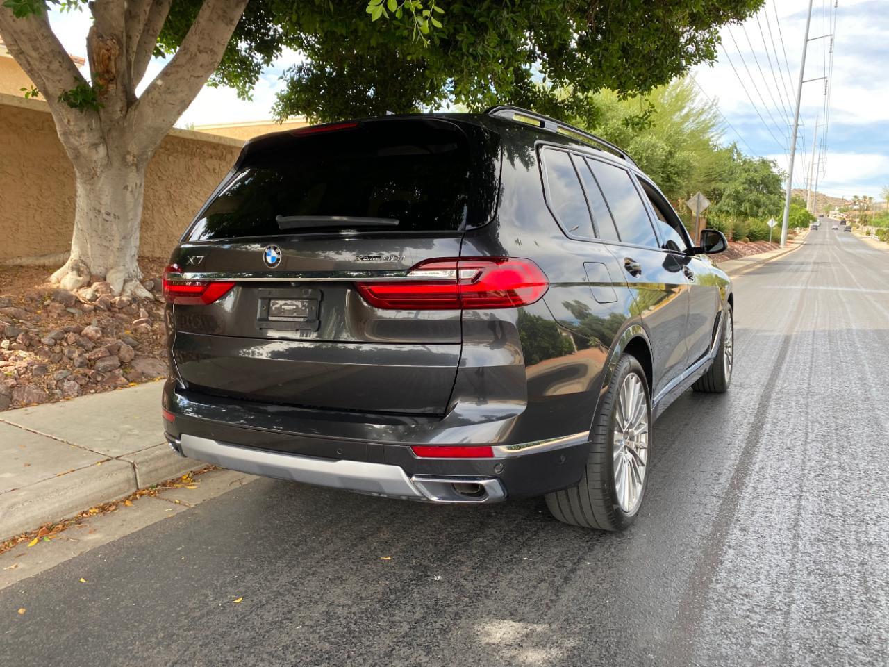 BMW X7 xDrive40i Sports Activity Vehicle 2020